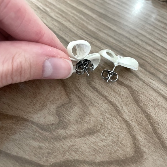 Mimco white flower earrings - Picture 3 of 3